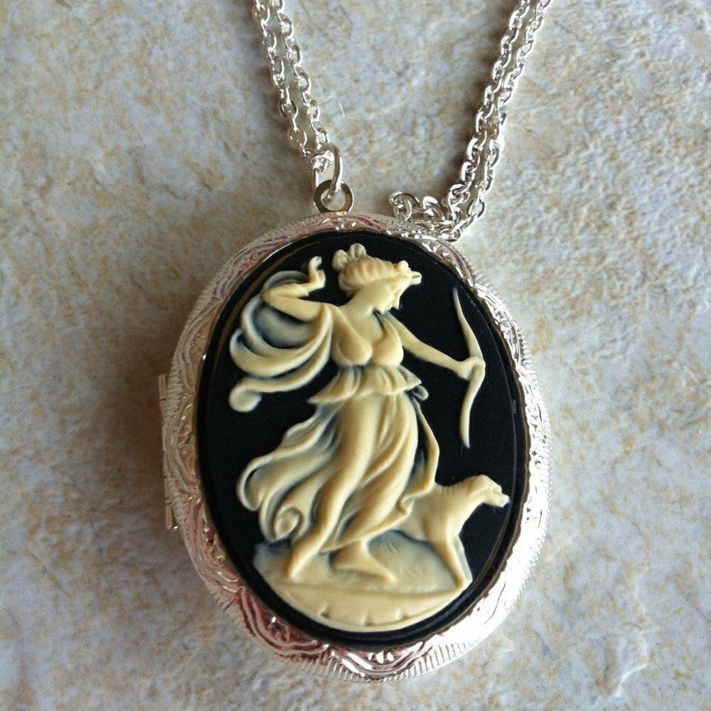 Anniversary love birthday - Aphrodite Roman Goddess Locket Necklace Chariot